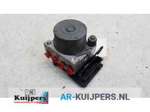Used ABS pump Renault Clio III (BR/CR) 1.5 dCi 105 FAP Price € 20,00 Margin scheme offered by Autorecycling Kuijpers