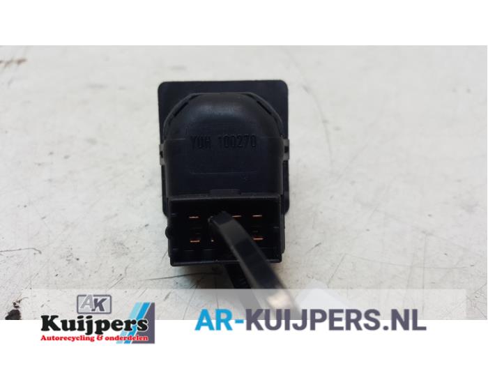 Mirror switch from a Land Rover Freelander Hard Top 2.5 V-6 2003