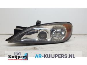 Used Headlight, left Nissan Primera Estate (WP11) 2.0 16V Price € 80,00 Margin scheme offered by Autorecycling Kuijpers