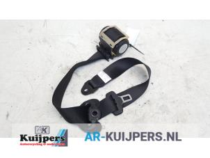 Used Front seatbelt, right BMW 5 serie (E60) 525i 24V Price € 22,00 Margin scheme offered by Autorecycling Kuijpers