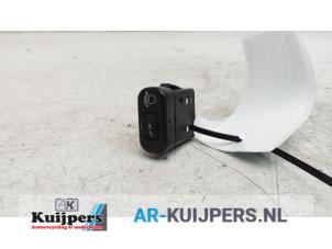 Used Height control switch Mercedes Sprinter 3t (906.61) 211 CDI 16V Price € 10,00 Margin scheme offered by Autorecycling Kuijpers