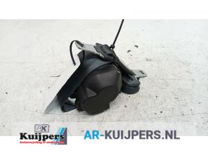 Used Rear seatbelt, centre Renault Clio II (BB/CB) 1.2 16V Price € 10,00 Margin scheme offered by Autorecycling Kuijpers
