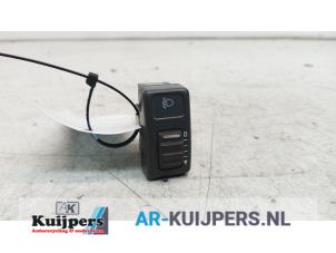 Usados Interruptor de regulador de altura Volvo V70 (GW/LW/LZ) 2.5 TDI Precio € 10,00 Norma de margen ofrecido por Autorecycling Kuijpers