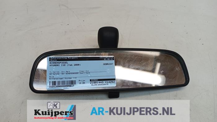 Rear view mirror from a Hyundai i10 (F5) 1.1i 12V LPG 2009