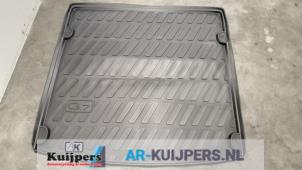 Used Boot mat Audi Q7 (4LB) 3.0 TDI V6 24V Price € 45,00 Margin scheme offered by Autorecycling Kuijpers
