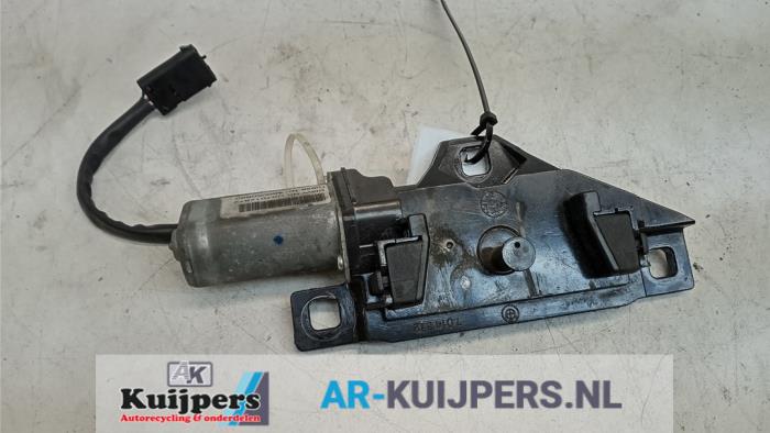 Używane Silnik tylnej klapy BMW 7 serie (E65/E66/E67) 730d,Ld 3.0 24V Cena € 20,00 Procedura marży oferowane przez Autorecycling Kuijpers