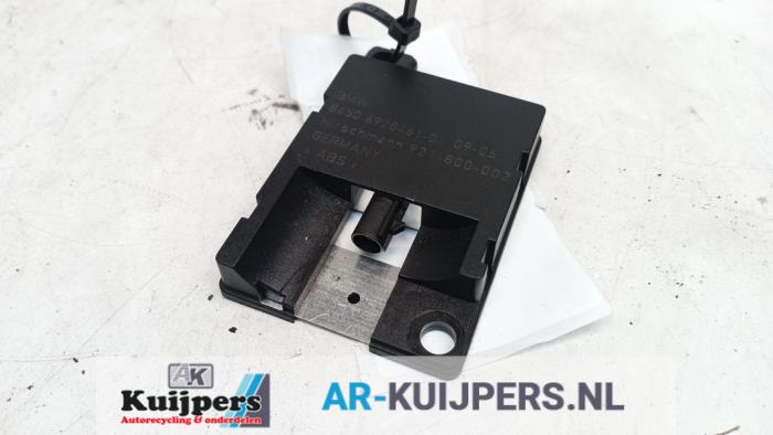 Używane Antena Bluetooth BMW 7 serie (E65/E66/E67) 730d,Ld 3.0 24V Cena € 15,00 Procedura marży oferowane przez Autorecycling Kuijpers