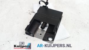 Used Bluetooth antenna BMW 7 serie (E65/E66/E67) 730d,Ld 3.0 24V Price € 15,00 Margin scheme offered by Autorecycling Kuijpers