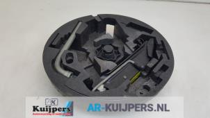 Usagé Kit d'outils Volkswagen Golf V (1K1) 2.0 FSI 16V Prix € 50,00 Règlement à la marge proposé par Autorecycling Kuijpers