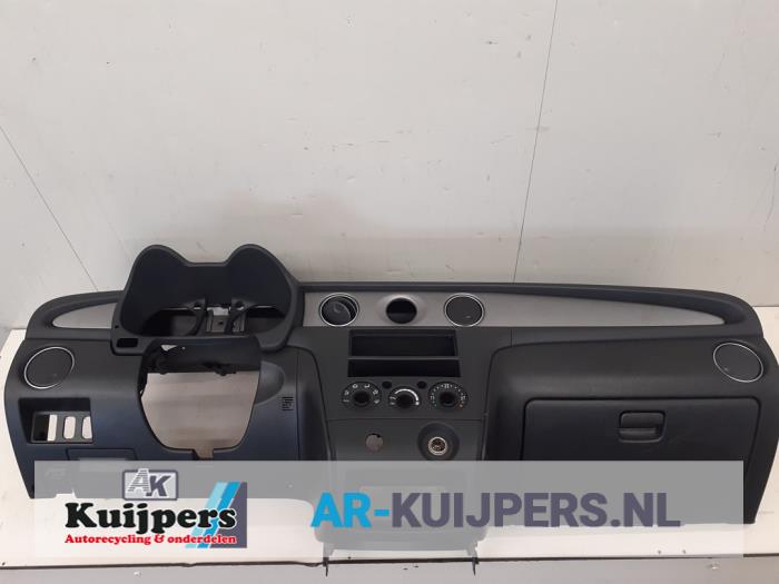 Używane Panel Mitsubishi Outlander (CU) 2.0 16V 4x2 Cena € 75,00 Procedura marży oferowane przez Autorecycling Kuijpers
