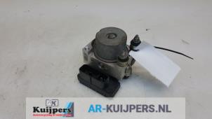 Używane Pompa ABS Mitsubishi Outlander (CU) 2.0 16V 4x2 Cena € 60,00 Procedura marży oferowane przez Autorecycling Kuijpers