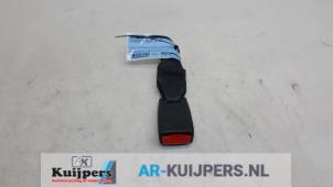 Used Rear seatbelt buckle, left Mitsubishi Outlander (CU) 2.0 16V 4x2 Price € 10,00 Margin scheme offered by Autorecycling Kuijpers