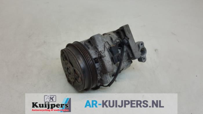 Usagé Compresseur de clim Subaru Legacy (BD) 2.5i 16V 4x4 Prix € 40,00 Règlement à la marge proposé par Autorecycling Kuijpers