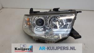 Used Headlight, right Mitsubishi L-200 2.5 DI-D 4x4 Price € 95,00 Margin scheme offered by Autorecycling Kuijpers