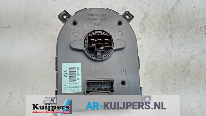 Heater control panel from a Kia Venga 1.4 CVVT 16V 2010