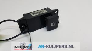 Used Central locking switch Kia Venga 1.4 CVVT 16V Price € 15,00 Margin scheme offered by Autorecycling Kuijpers