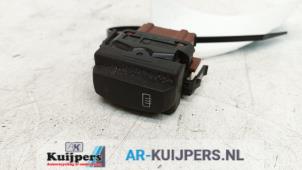 Used Rear window heating switch Opel Vivaro 2.5 DTI 16V Price € 10,00 Margin scheme offered by Autorecycling Kuijpers