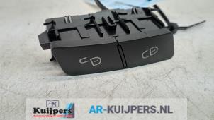 Used Central locking switch Mercedes C Estate (S204) 2.2 C-200 CDI 16V BlueEFFICIENCY Price € 15,00 Margin scheme offered by Autorecycling Kuijpers