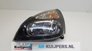 Used Headlight, left Renault Clio II (BB/CB) 1.4 16V Price € 20,00 Margin scheme offered by Autorecycling Kuijpers