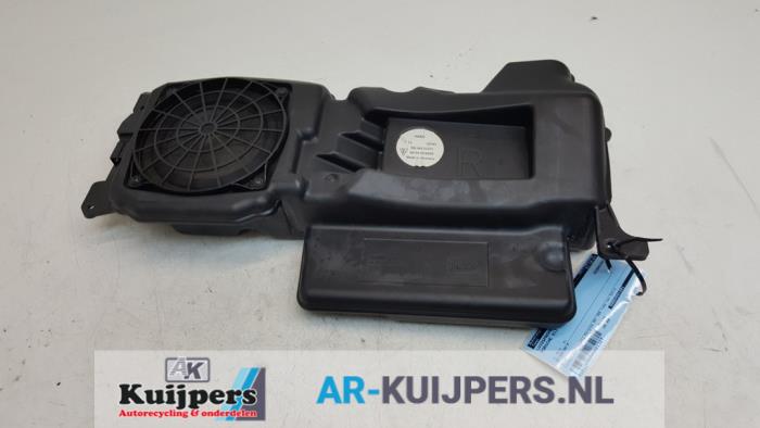Używane Glosnik Porsche 911 (996) 3.4 Carrera 24V Cena € 35,00 Procedura marży oferowane przez Autorecycling Kuijpers