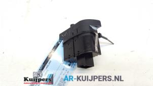 Usados Interruptor de regulador de altura Audi A4 Avant (B6) 2.0 20V Precio € 20,00 Norma de margen ofrecido por Autorecycling Kuijpers