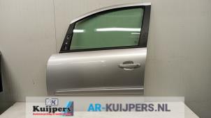 Gebrauchte Tür 4-türig links vorne Opel Zafira Mk.II (M75) 1.9 CDTI Preis € 75,00 Margenregelung angeboten von Autorecycling Kuijpers