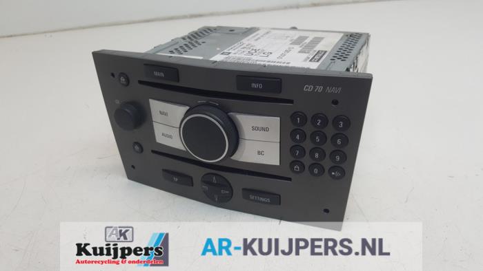 Radioodtwarzacz CD z Opel Zafira (M75) 2.2 16V Direct Ecotec 2006