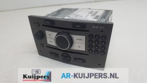 Usados Reproductor de CD y radio Opel Zafira (M75) 2.2 16V Direct Ecotec Precio € 40,00 Norma de margen ofrecido por Autorecycling Kuijpers