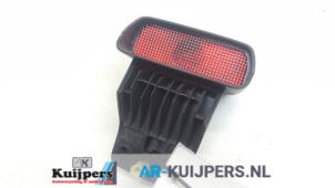 Używane Dodatkowe swiatlo stopu srodek Suzuki Alto (RF410) 1.1 16V Cena € 15,00 Procedura marży oferowane przez Autorecycling Kuijpers