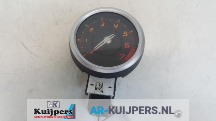 Tachometer from a Renault Twingo II (CN) 1.2 16V 2007