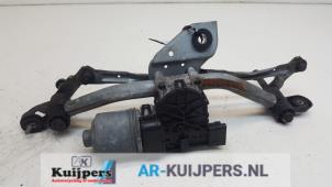 Used Wiper motor + mechanism Renault Twingo II (CN) 1.2 16V Price € 15,00 Margin scheme offered by Autorecycling Kuijpers