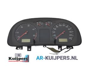 Usagé Compteur kilométrique KM Volkswagen Bora (1J2) 1.9 TDI 90 Prix € 40,00 Règlement à la marge proposé par Autorecycling Kuijpers
