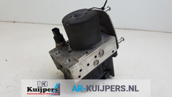 Begagnade ABS-pump Volkswagen Phaeton (3D) 5.0 V10 TDI 4Motion Pris € 70,00 Marginaltabell erbjuds av Autorecycling Kuijpers