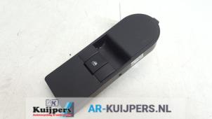 Gebrauchte Elektrisches Fenster Schalter Opel Zafira Mk.II (M75) 1.7 CDTi 16V Preis € 15,00 Margenregelung angeboten von Autorecycling Kuijpers