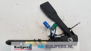 Używane Wtyk pasa bezpieczenstwa lewy przód Opel Zafira Mk.II (M75) 1.7 CDTi 16V Cena € 20,00 Procedura marży oferowane przez Autorecycling Kuijpers