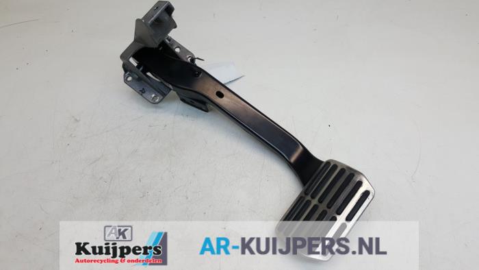 Używane Pedal hamulca Volkswagen Phaeton (3D) 5.0 V10 TDI 4Motion Cena € 35,00 Procedura marży oferowane przez Autorecycling Kuijpers