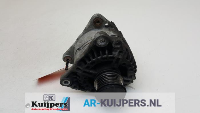 Begagnade Dynamo Volkswagen Caddy III (2KA,2KH,2CA,2CH) 2.0 SDI Pris € 20,00 Marginaltabell erbjuds av Autorecycling Kuijpers