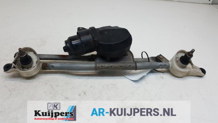 Wiper motor + mechanism from a Ford Mondeo III Wagon 2.0 TDCi 115 16V 2003