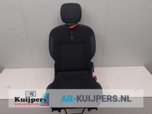 Używane Fotel tylny Renault Twingo II (CN) 1.5 dCi 90 FAP Cena € 70,00 Procedura marży oferowane przez Autorecycling Kuijpers