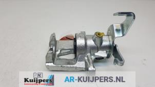 Used Rear brake calliper, left Opel Movano 2.5 DTI Price € 75,00 Margin scheme offered by Autorecycling Kuijpers