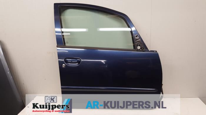 Front door 4-door, right from a Mitsubishi Colt (Z2/Z3) 1.3 16V 2005
