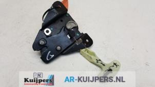 Used Tailgate lock mechanism Dodge Avenger (JS) 2.0 16V Price € 35,00 Margin scheme offered by Autorecycling Kuijpers