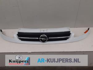 Usagé Calandre Opel Vivaro 2.5 DTI 16V Prix € 29,00 Règlement à la marge proposé par Autorecycling Kuijpers