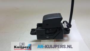Used Electric window switch Nissan Almera (N16) 1.8 16V Price € 9,00 Margin scheme offered by Autorecycling Kuijpers