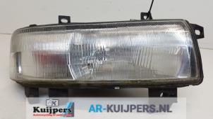 Używane Reflektor prawy Renault Master II (FD/HD) 2.5 D Cena € 25,00 Procedura marży oferowane przez Autorecycling Kuijpers