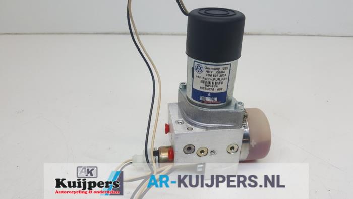 Begagnade Hydraulpump Volkswagen Phaeton (3D) 6.0 W12 48V 4Motion Pris € 125,00 Marginaltabell erbjuds av Autorecycling Kuijpers