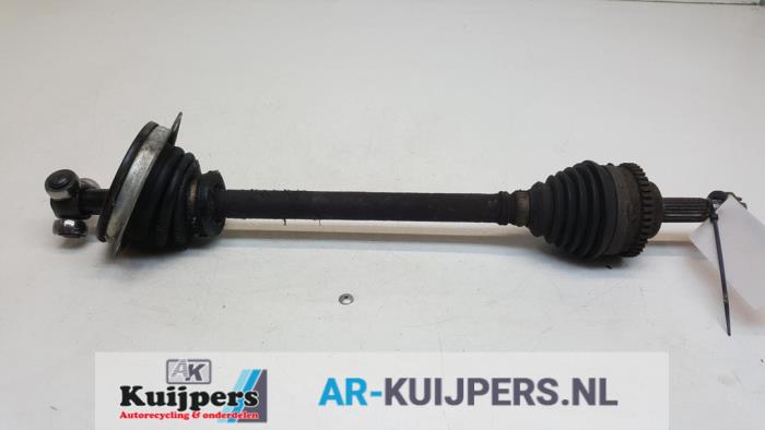 Begagnade Drivaxel, vänster fram Renault Twingo (C06) 1.2 16V Pris € 25,00 Marginaltabell erbjuds av Autorecycling Kuijpers