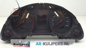 Usagé Compteur Audi A4 Cabriolet (B6) 2.5 TDI 24V Prix € 95,00 Règlement à la marge proposé par Autorecycling Kuijpers