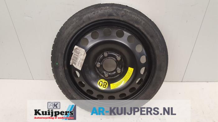 Space-saver spare wheel from a Opel Vectra C 1.8 16V 2003