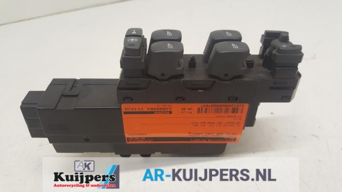 Usados Interruptor combinado de ventanillas Volvo S80 (TR/TS) 2.4 20V 140 Precio € 20,00 Norma de margen ofrecido por Autorecycling Kuijpers
